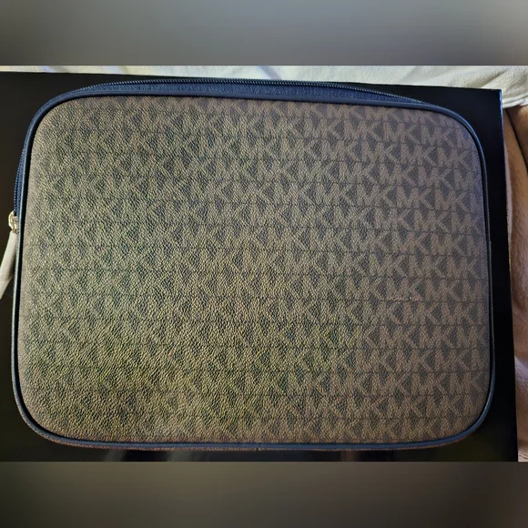 Michael Kors Monogrammed Tablet Case - Picture 6 of 6